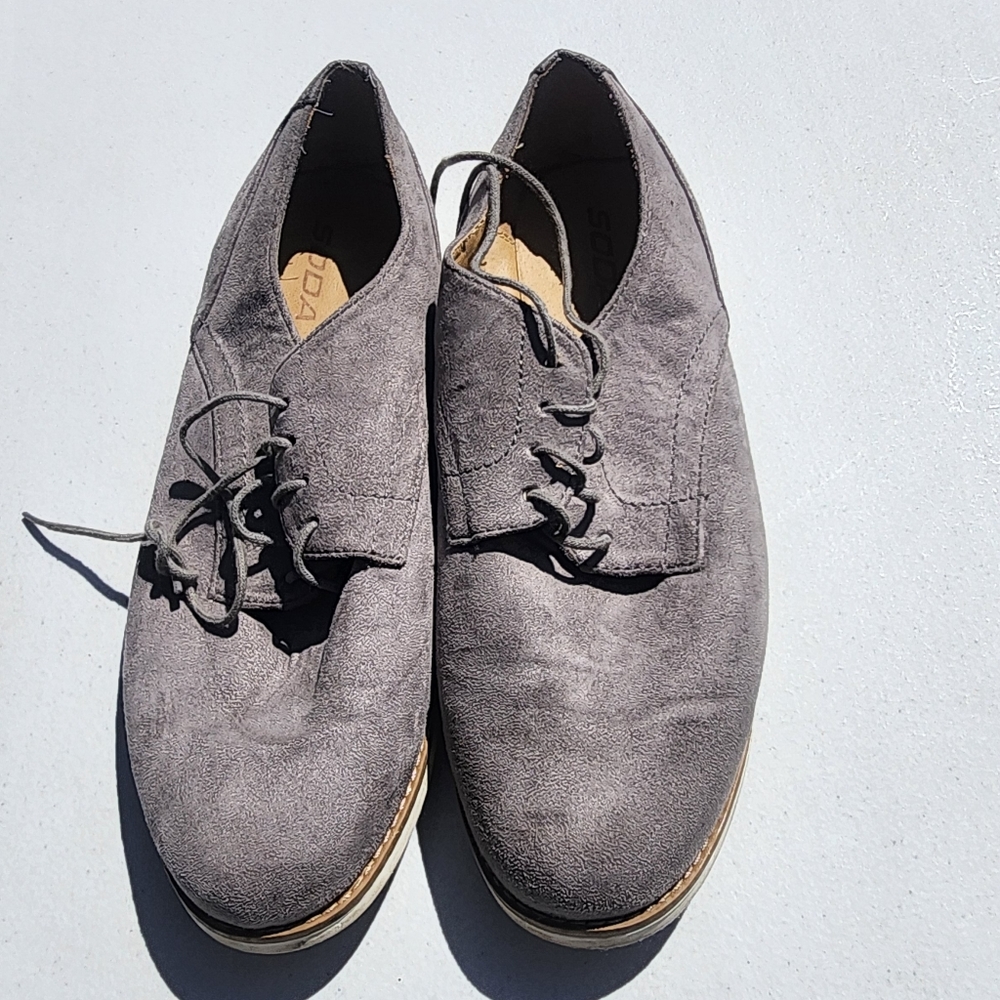 Soda gray size 10 lace up Oxfords used good condition